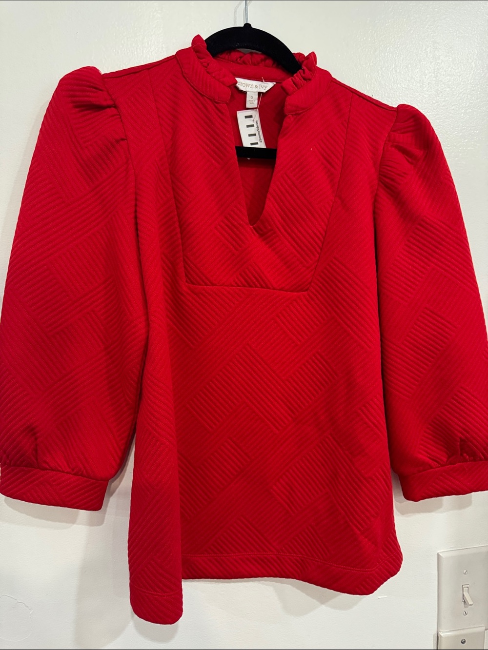 crown & ivy Red Textured V-Neck Puff Sleeve Blouse